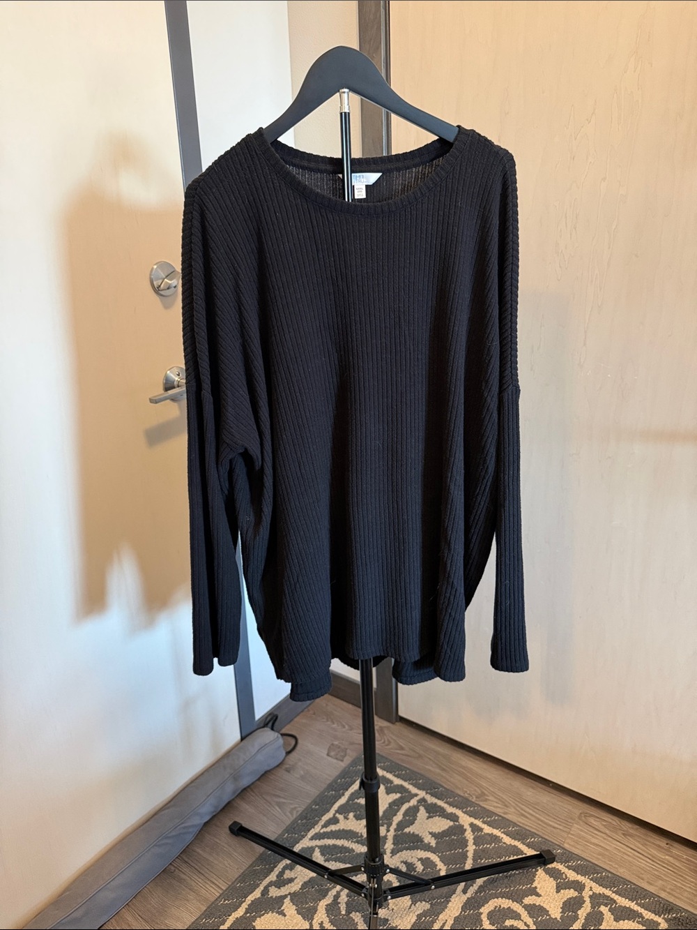 Time & Tru Women's Black Ribbed Long-Sleeve Sweater